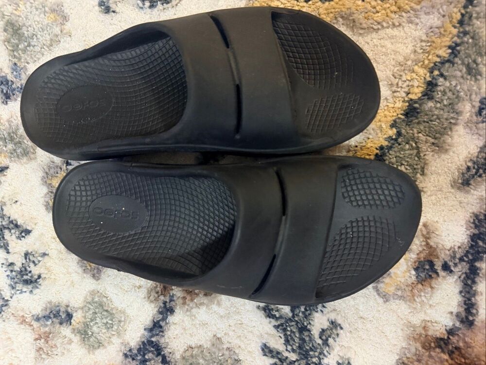 OOFOS OOahh Comfort Recovery Slide Sandals Black Slip On Mens 7 Womens Size 9